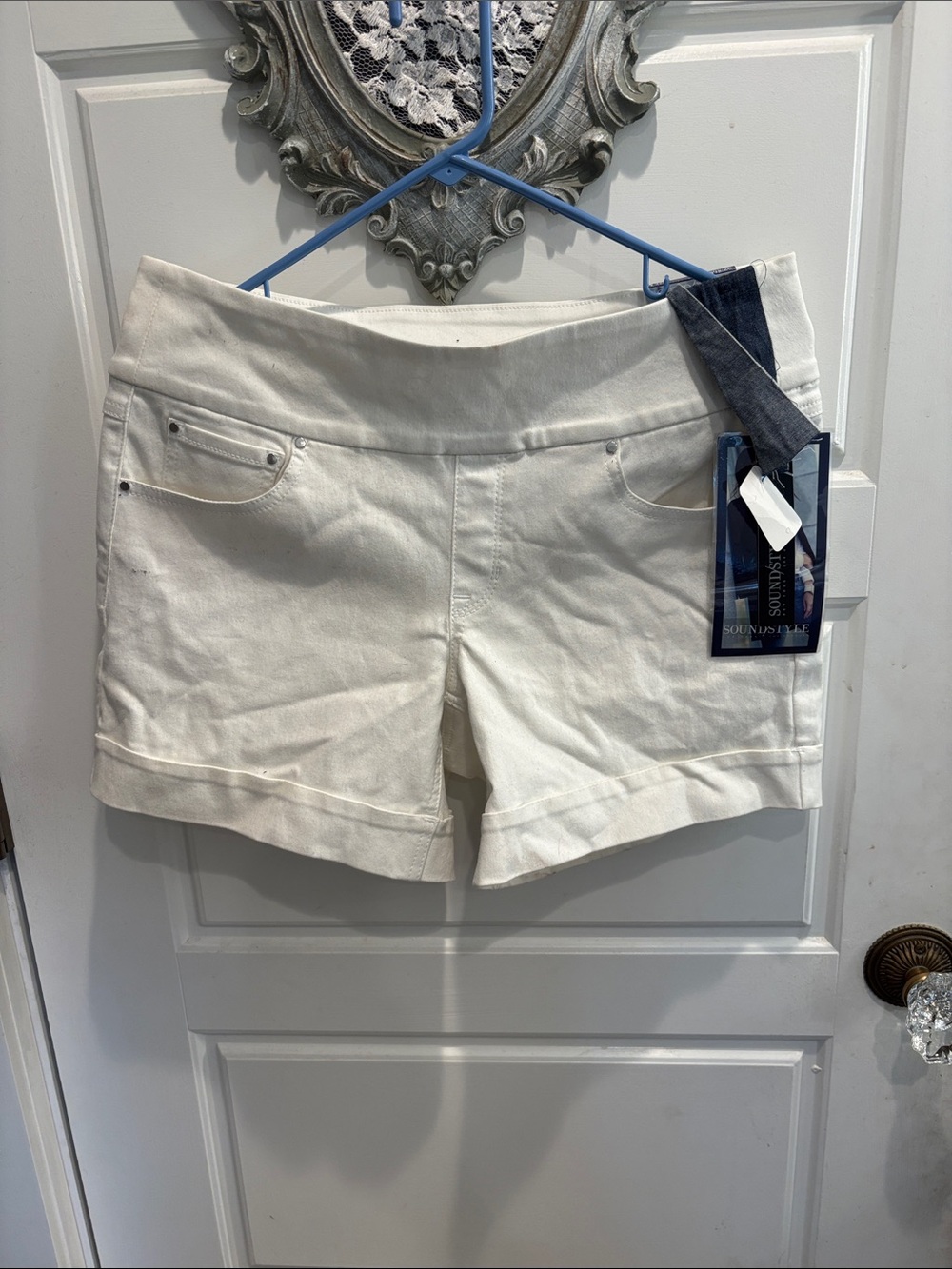 High-Waist White Cotton Blend Cuffed Shorts